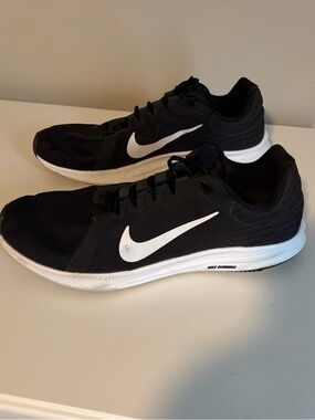 Nike Black and White Training Sneakers